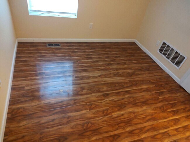 Building Photo - 1507 W Stiles St