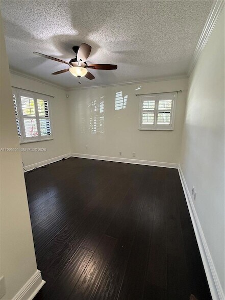 Building Photo - 3015 SW 20th Terrace