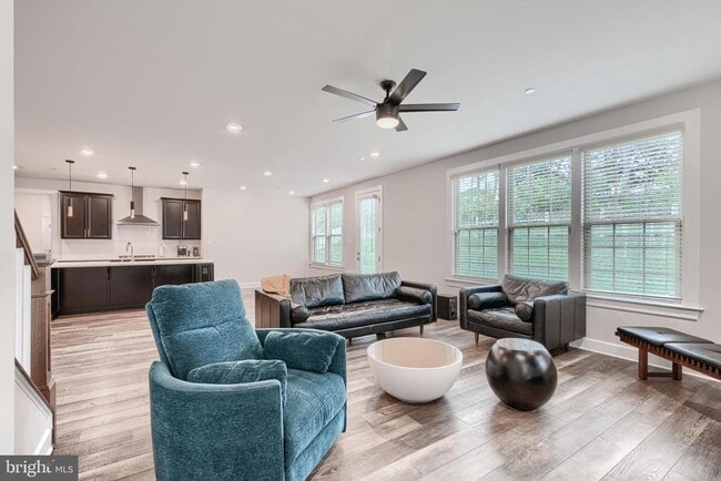 Building Photo - 7123 Starmount Ct