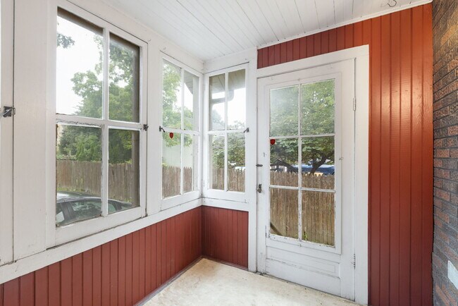 Building Photo - 217 Highwood Ave