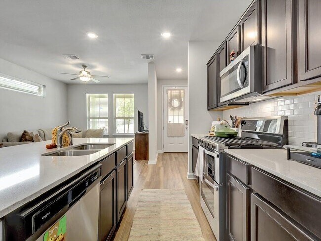 Building Photo - 7913 Mellencamp Dr