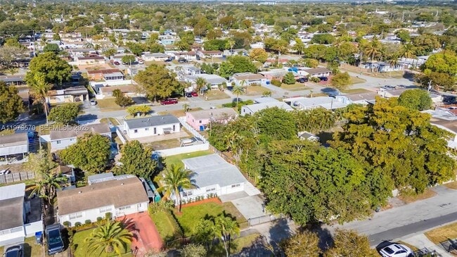 Building Photo - 1130 N 70th Ave