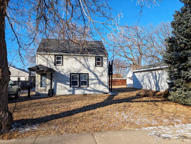 Building Photo - Charming 2 Bedroom 1 Bath Single Family Ho...