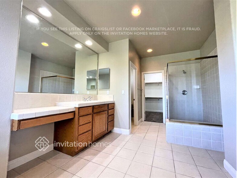 Building Photo - 1752 Langholm Way