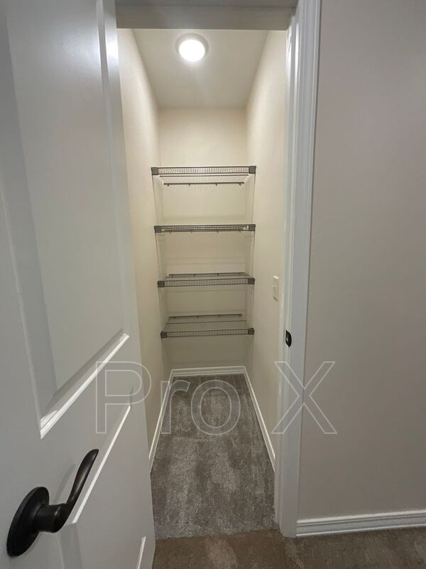 Building Photo - 408 Carson Way