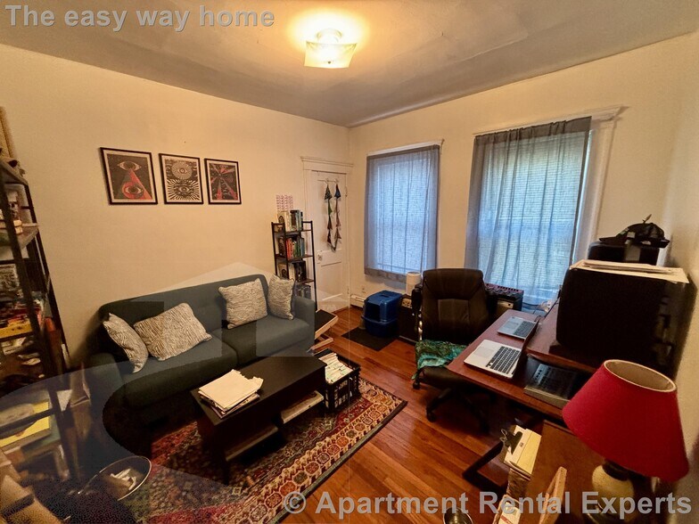 Building Photo - 23-25 Bonner Ave Unit #1