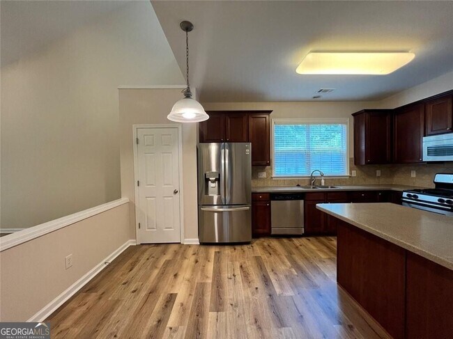 Building Photo - 3473 Stoneham Dr NW