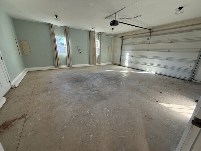 Building Photo - Midland Houses