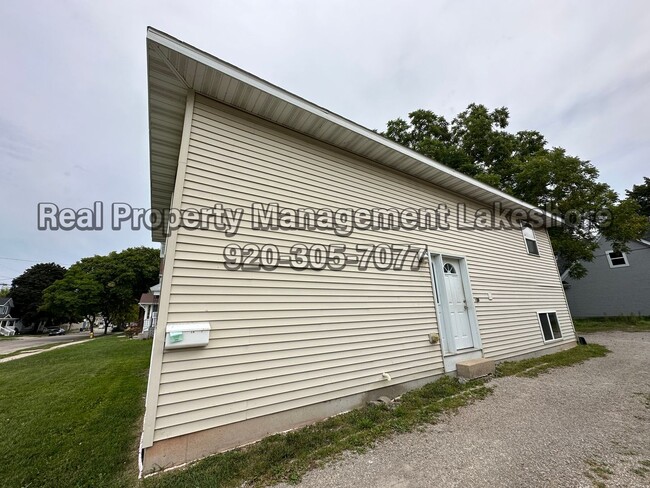 Building Photo - Spacious 5-Bedroom, 2-Bathroom House for Rent