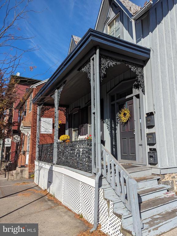 Building Photo - 115 Chambersburg St
