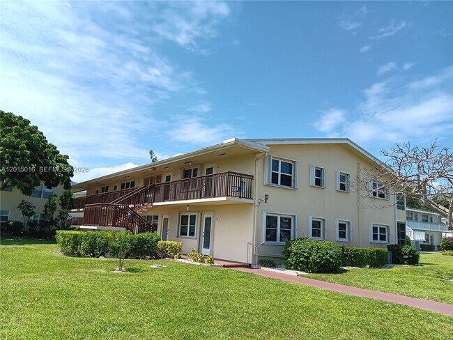 Building Photo - 132 Andover F