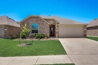 Building Photo - 807 Spruce Ln