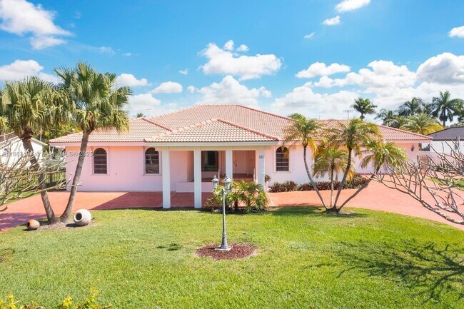 Building Photo - 161 SW 129th Ave