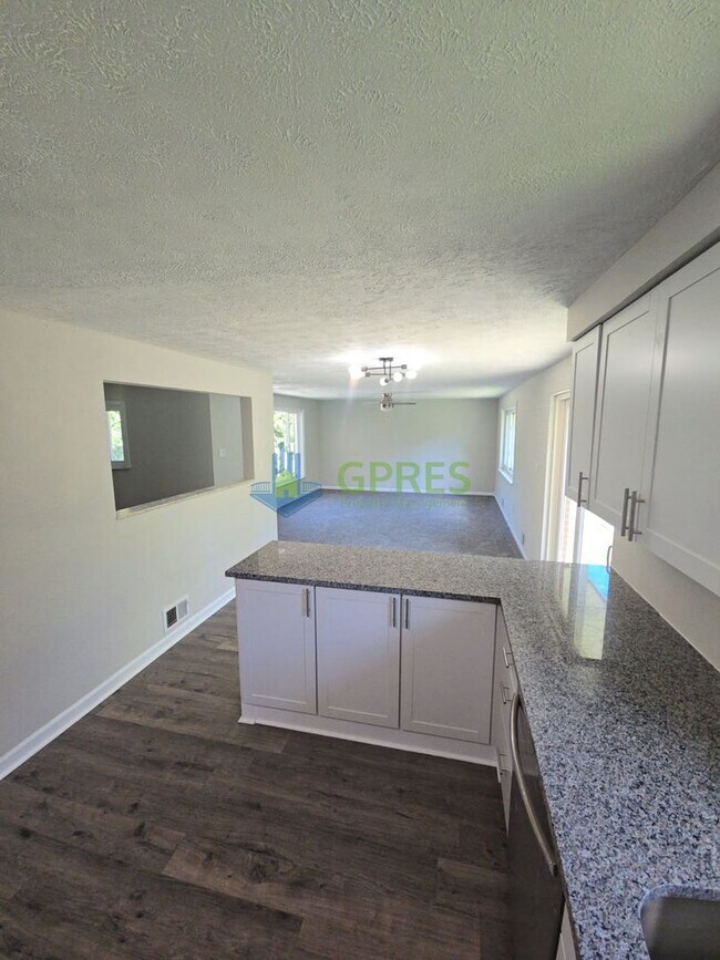 Building Photo - Newly remodeled 4-bedroom, 3-bath home in Pittsburgh