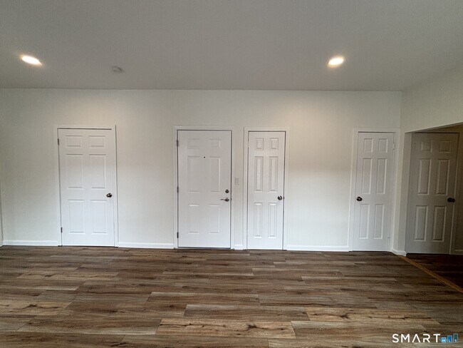 Building Photo - 110 Rockwell Ave