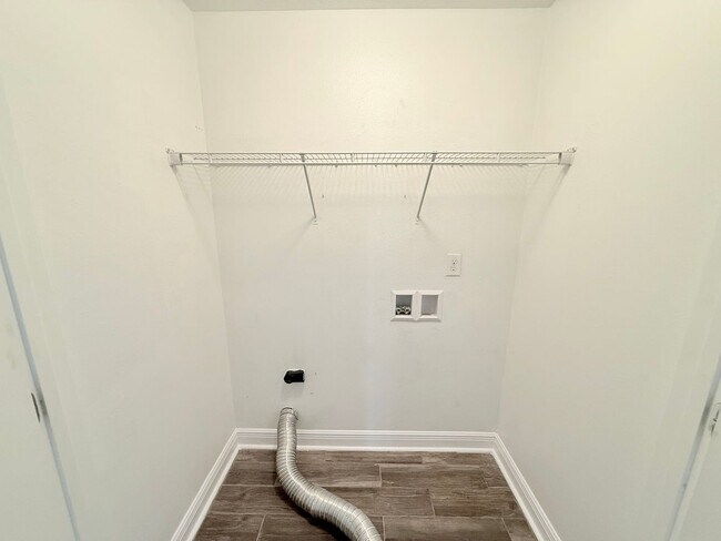 Building Photo - 3-Bedroom Home - Ashley Place