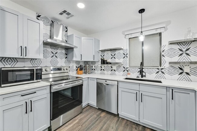 Building Photo - 8600 Fathom Cir