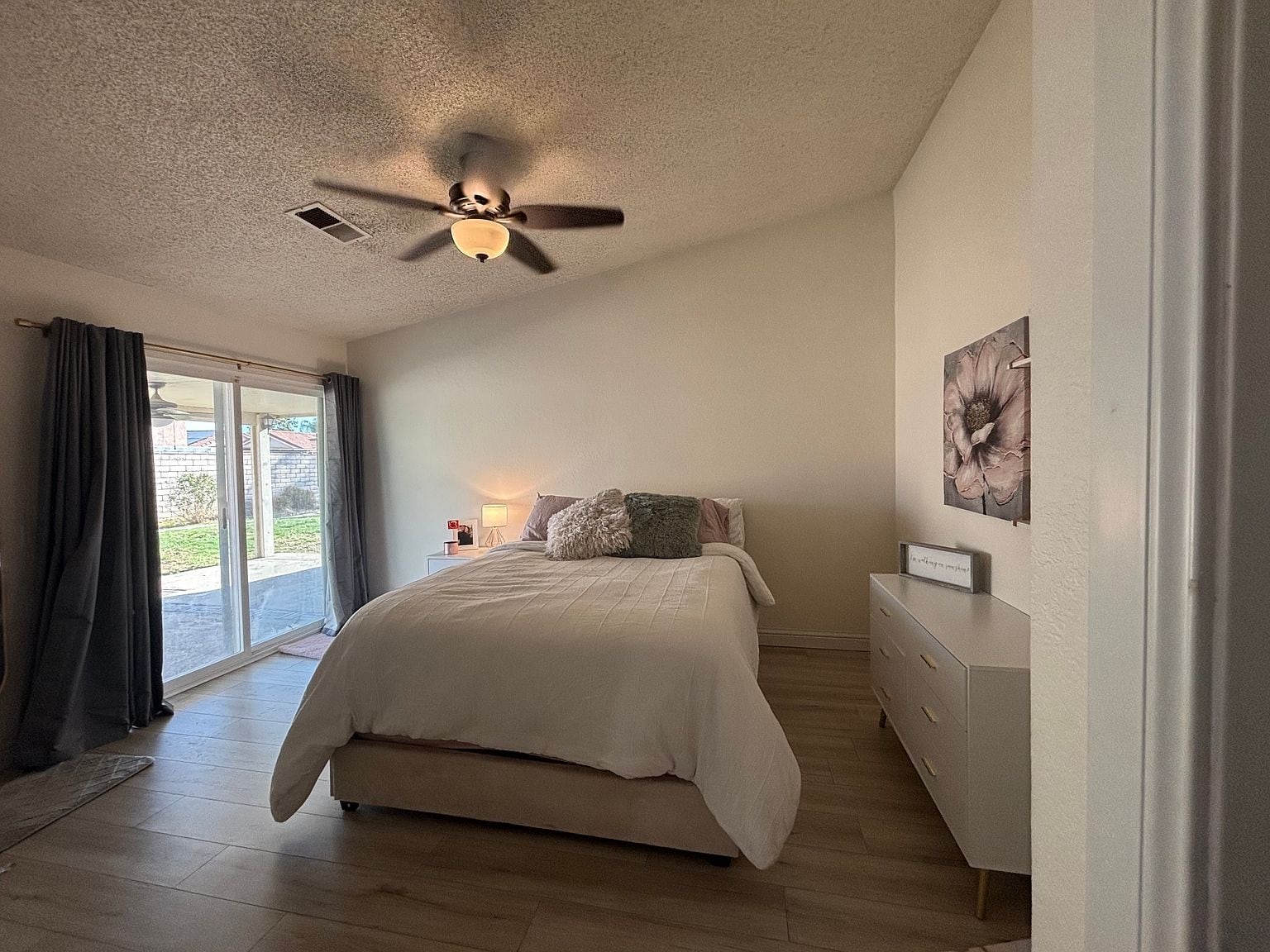 Building Photo - 8421 Decosta Ave