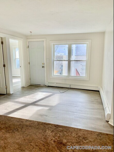 Building Photo - 6 W Central Ave