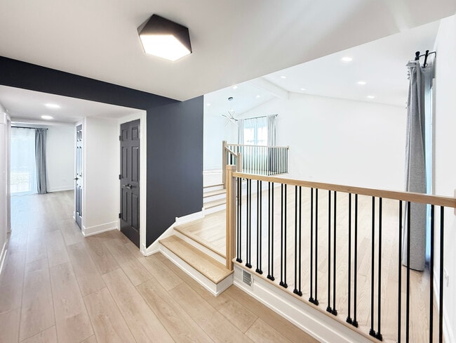 Building Photo - 3103 N Wilshire Ln