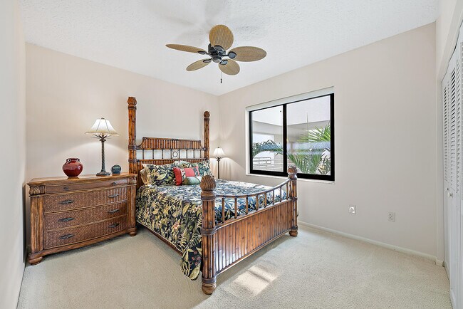 Building Photo - 926 Oak Harbour Dr