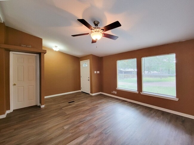 Building Photo - 20284 Forest Woods Ln