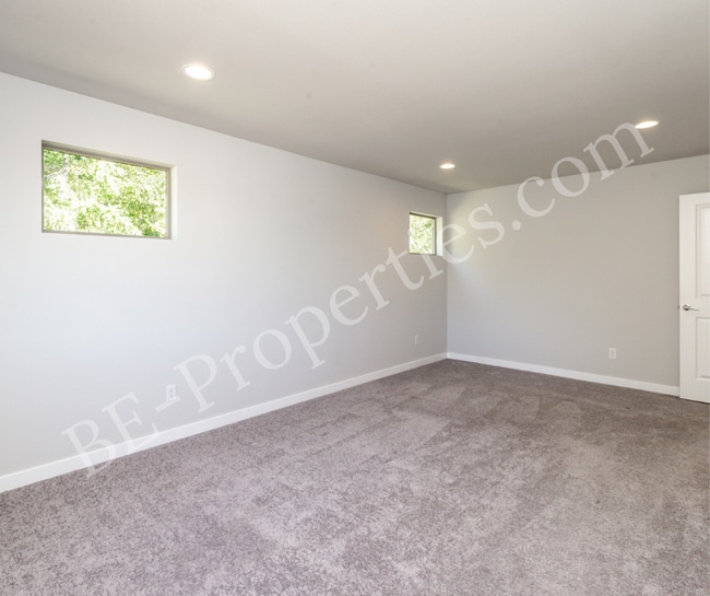 Building Photo - Lovely 4 bedroom 2.5 bathroom Tehaleh Home