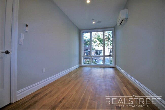 Building Photo - Stunning New 2 Bed 2 Bath in Bed Stuy Cond...