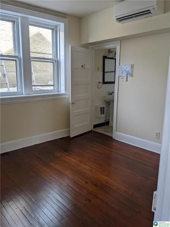 Building Photo - 14 W Church St