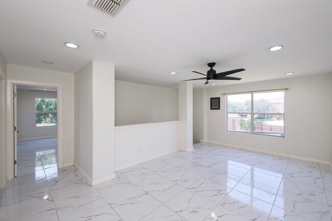 Building Photo - 12102 Ent Loop