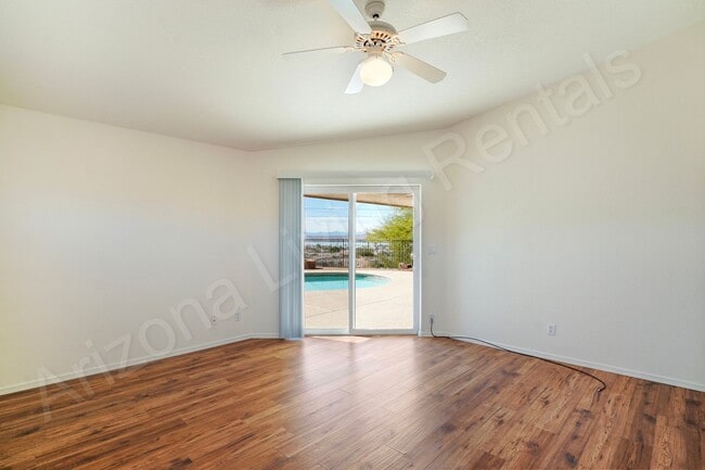 Building Photo - CUL-DE-SAC POOL HOME!