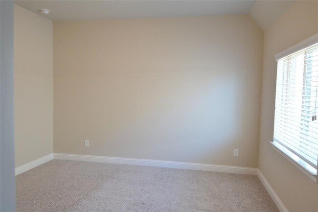 Building Photo - 13214 Pkwy Meadows Dr