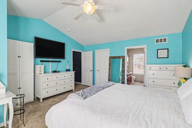 Building Photo - 4315 Center Valley Dr