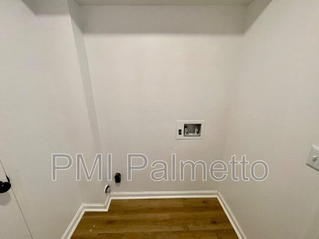 Building Photo - 1340 Cactus Ave