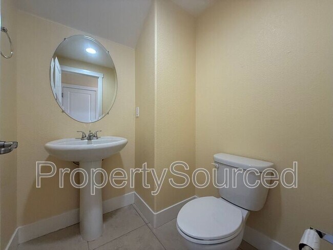 Building Photo - 18517 Admiral Way
