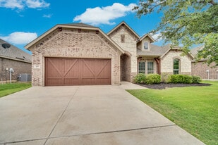 Building Photo - 437 Whispering Willow Dr