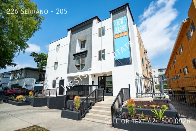 Building Photo - 226 Serrano-205