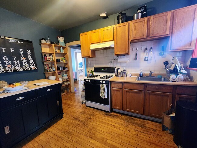 Building Photo - 2218 N St Louis Ave