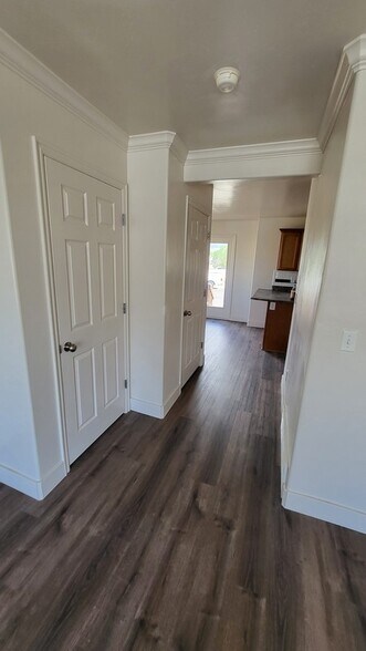Building Photo - 8045 N Plum Creek Dr