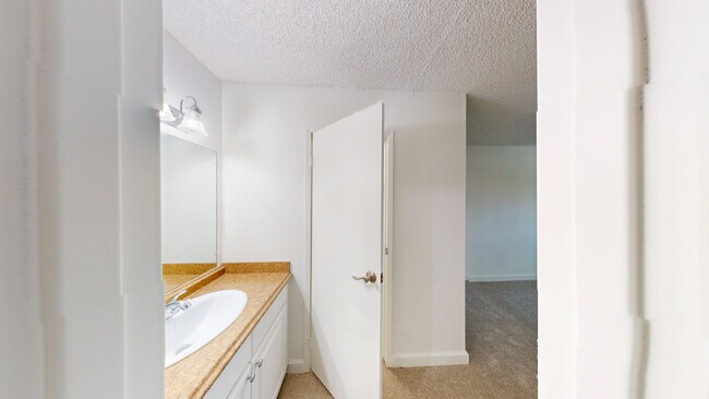 Building Photo - 445 Ignacio Blvd