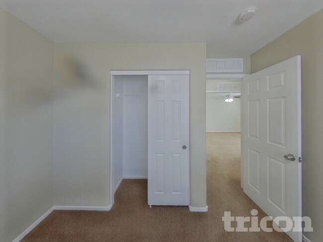 Building Photo - 43846 W Magnolia Rd