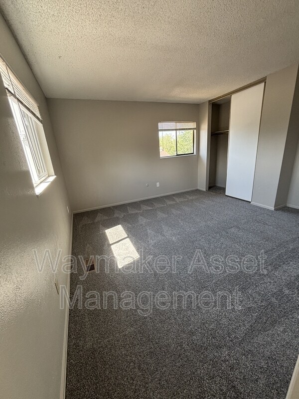 Building Photo - 6625 Snowbird Dr