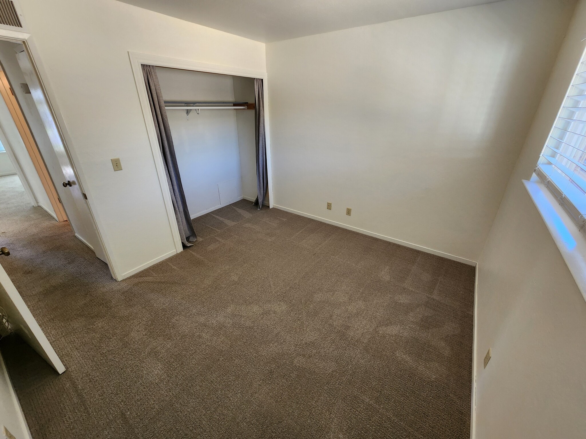 Rear bedroom - 1931 De Vaca Way