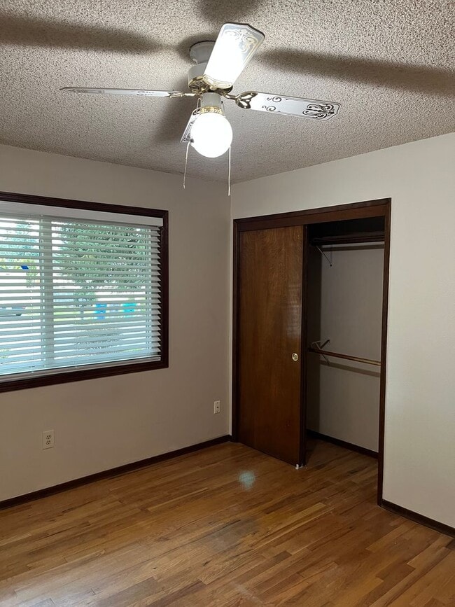 Building Photo - Mid-Mod on Missoula- Single Story!