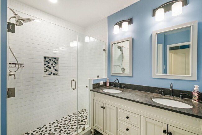 Building Photo - 308 Orchard Ridge Dr