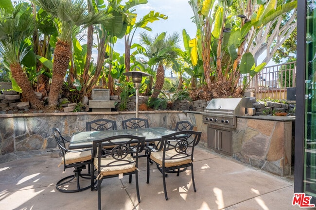 Building Photo - 707 Jasmine Ave