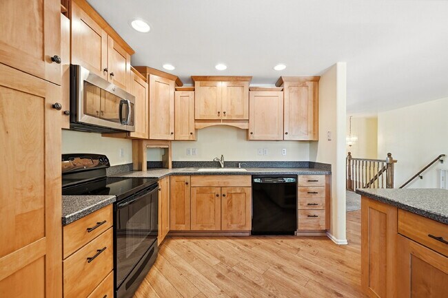 Building Photo - $1,995.95 4-bed, 1.5 bath, located in Colorado Springs with a large back yard