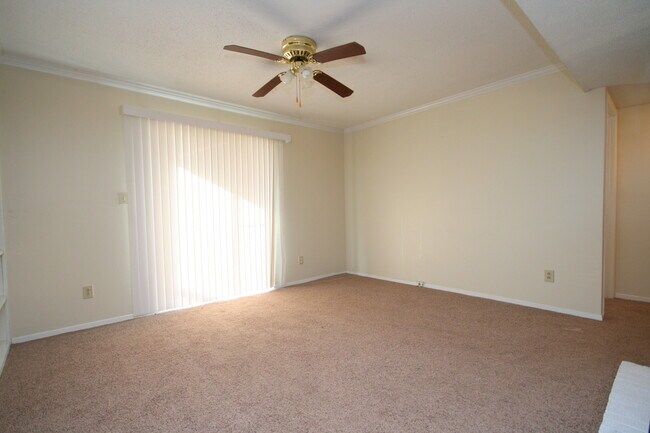 Building Photo - 6644 Willow Pointe Dr NW