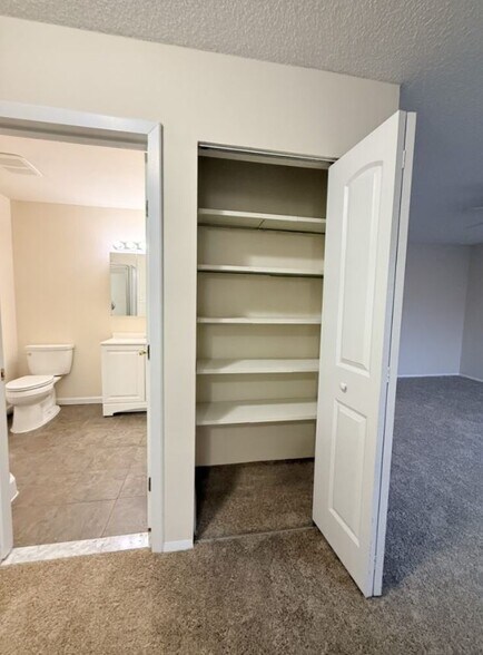 Building Photo - 504 Heritage Dr