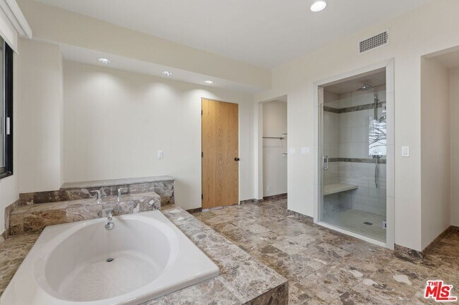 Building Photo - 2408 Venus Dr